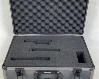 Mfg - Quantaray
Model - 18X12.5X6.5
Caliber - Hardshell Locking Case
Located in Chattanooga, TN
Condition - 3 - Light Wear
This is a Quantaray 18"x12.5"x6.5" padded foam Hardshell locking case with pick apart foam insert.