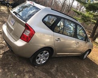 2007 Kia Rondo  1 owner, 135,900 miles, $2,750