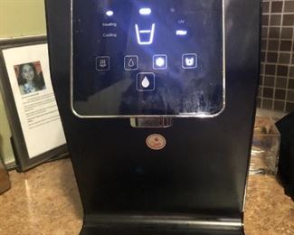 Kenmore DrinkPod bottleless countertop hot, cold & room temp electric water cooler