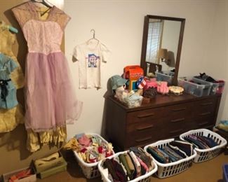 Vintage clothing (Twins tee no longer available)