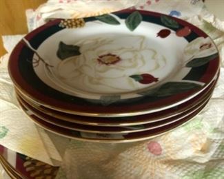 Magnolia dish set