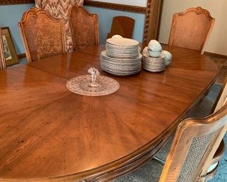 Hendredon Dining Room table and chairs
