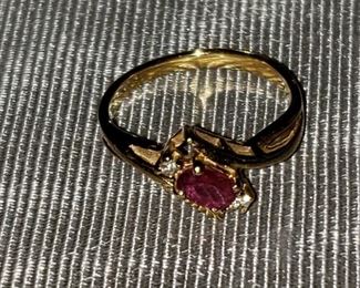 10K Gold Pink Stone Ring