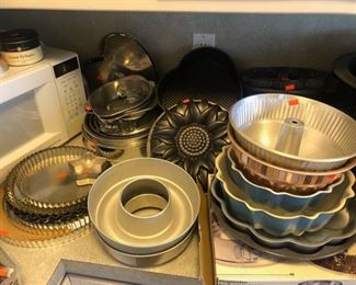 Cake pan, baking pans