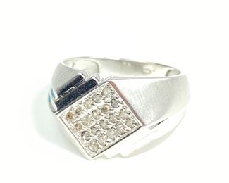 14K Gold Ring w/ 20 Diamonds 6.4g