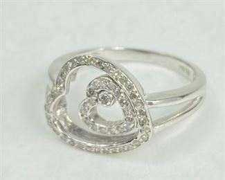 10K Gold Heart Ring w/ Diamonds 3g