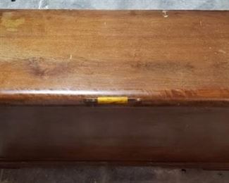 Vintage Cedar Lined Blanket Chest w/Bakelite Handle ~ 44 x 20 x 21 in. tall ~ has some water damage on bottom