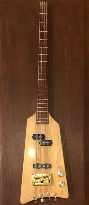 003 Guitar 4 String Bass