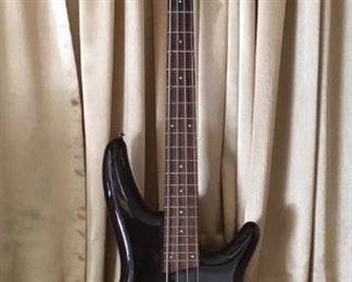 005 Electric Guitar Bass IBANEZ