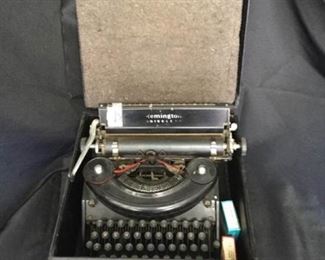 Antique Remington Noiseless Model Seven Typewriter
