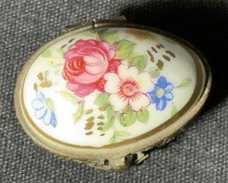 Antique LIMOGES French Porcelain Painted Pill Box