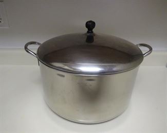 $20.00, Vintage Aluminum Clad 12 Qt Kettle vg condition