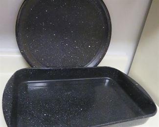 $10.00, Enamel Lasagna & pizza pans vg condition