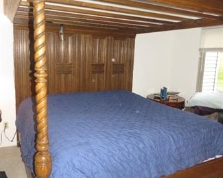 $400.00, Ethan Allen Solid Oak Royal Charter Collection King bed, VG condition