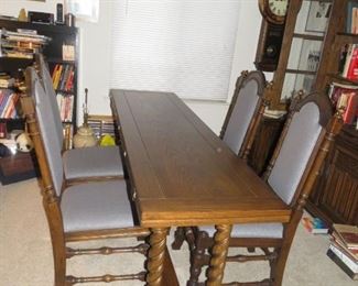 $220.00, Ethan Allen Solid Oak Dining Room Table with 4 Chairs, this is awesome!!! 20" wide unopened by 70", 40" wide opened :)