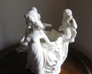 $25.00, Santini Italy Goddess Vase Sculpture 14"