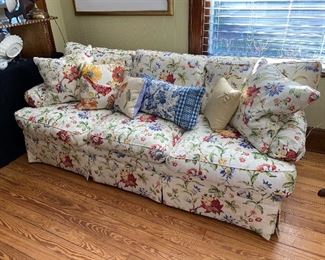$150.00   Thomasville Floral couch 3’x7’7”