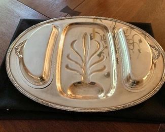$40 - Well and tree silver plated tray with covered compartments; 21" x 15"