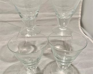 3" diameter, 3.5" H (one with a tiny chip in the rim)