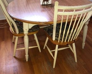 KITCHEN TABLE W/3 CHAIRS $50