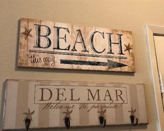 Beach sign - Del
Mar hooks sold