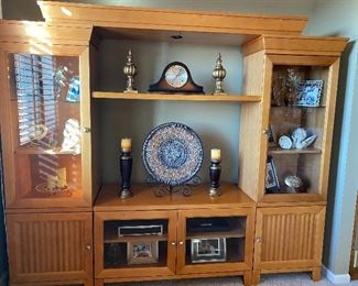 Wall unit/bookcase/display cabinet