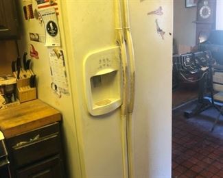 Refrigerator - side by side with water and ice maker