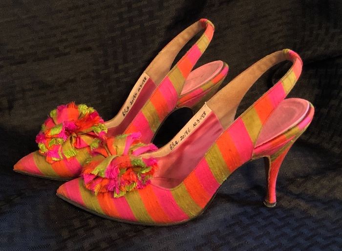 Vintage Sling Backs
Size 6 1/2