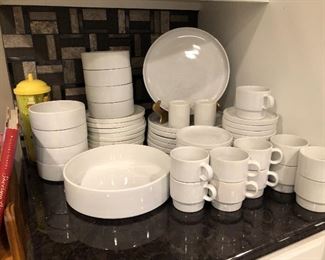 Bauhaus Dinnerware