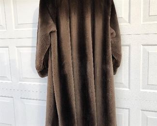 Full Length Beaver Fur Coat
Size 18+