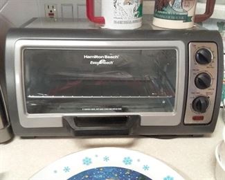 Hamilton Beach easy reach toaster oven