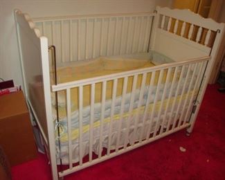 Simmons Baby Bed / Crib
