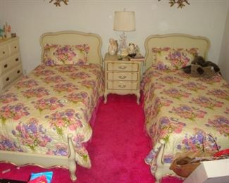 French Provincial Twin Beds Sets with Side Table