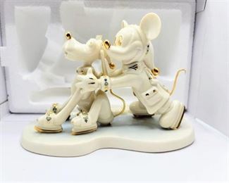 Lenox Mickey & Pluto Skaters Figurine Disney Showcase Collection in Original Box