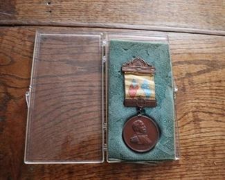 SPANISH AMERICAN WAR MEDAL OF ADMIRAL DEWEY. OVERALL CONDITION IS GREAT!
