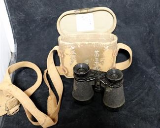WORLD WAR II JAPANESE FIELD BINOCULARS IN ORIGINAL CASE