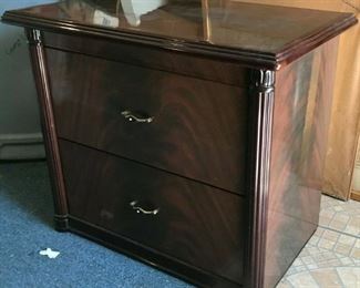 https://www.ebay.com/itm/124474024667	FL0004 SOLID WOOD 2-DRAWER END TABLE NIGHT STAND MADE IN ITALY Pickup Only		 Buy-it-Now 	 $50.00 

