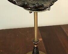 https://www.ebay.com/itm/124474044410	FL0010 MCM CERAMIC AND BRASS ASHTRAY STAND W/ EXTRA ASHTRAYS Pickup Only		 Buy-it-Now 	 $125.00 
