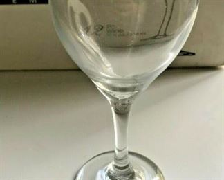 https://www.ebay.com/itm/114561614276	FL0014 CATAWBA STEMWARE BY LIBBY WINE GLASS LOT OF 12- 318 ML IN BOX Pickup Only		 Buy-it-Now 	 $60.00 
