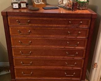 Wonderful Mid century British colonial Tomlinson 4 piece bedroom set