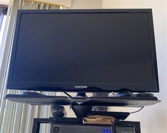 HKM019 Samsung TV with Remote & Cable Box