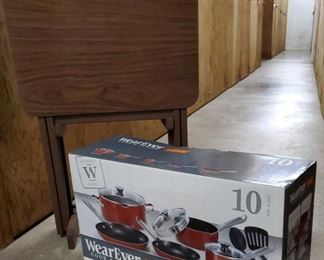 HKM020 Four Folding Tables & Kitchen Pots & Pans