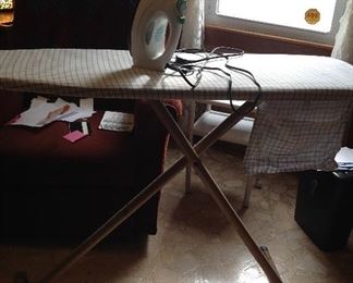 Ironing board 