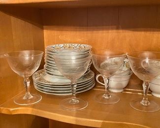 Dishes & glassware
