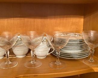 Dishes & glassware