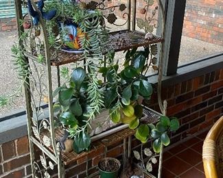 Baker’s rack for flowers & plants