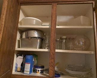 Various kitchen items