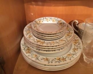 Noritake Laveta set of 66 pieces - has completer pieces