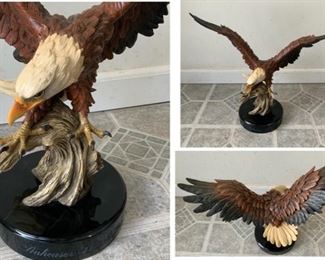 #124) $150  Vintage Anheuser Busch RARE Collectible Eagle Figurine LOOK OUT BALD EAGLE F26 with original box.  Numbered 198/500 Approx 16” tall and wingspan is approx 19”. (1 of 2 views) 