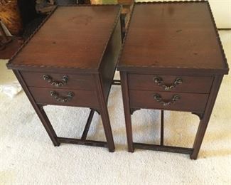 Matching mahogany chest of drawers.